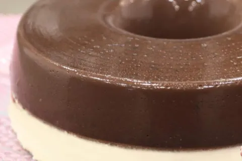 Pudim cremoso de leite ninho com chocolate delicioso, fácil 