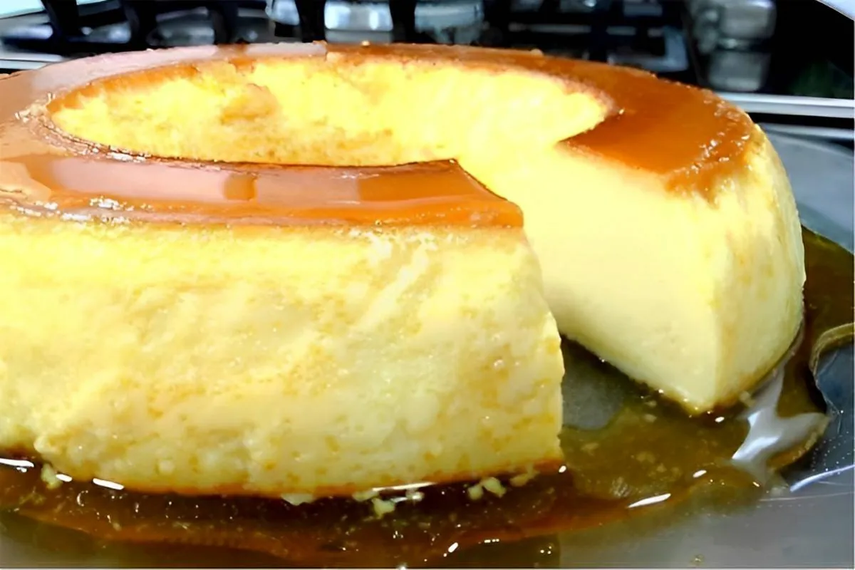 Pudim de 10 minutos ele fica pronto em menos de 10 minutos e