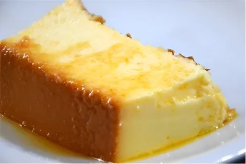 Pudim de abacaxi com a fruta é só bater os ingredientes no l
