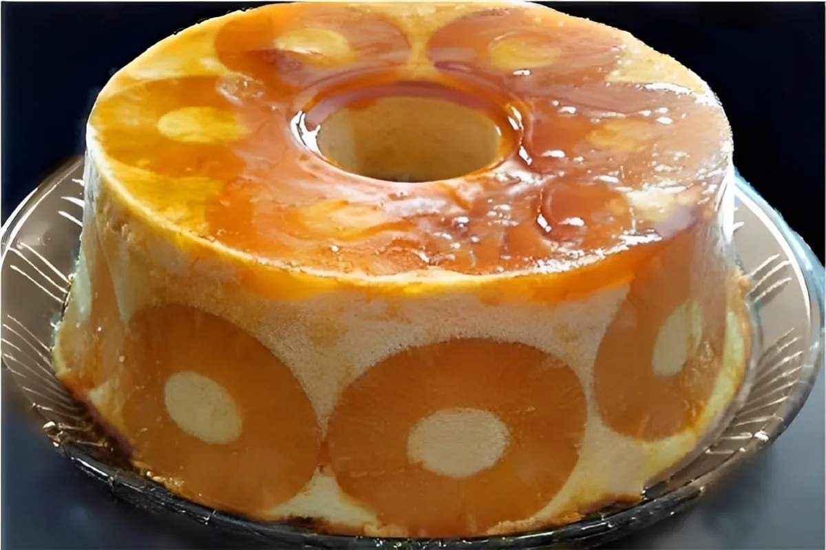 Pudim de abacaxi com a fruta sem forno feito no liquidificad