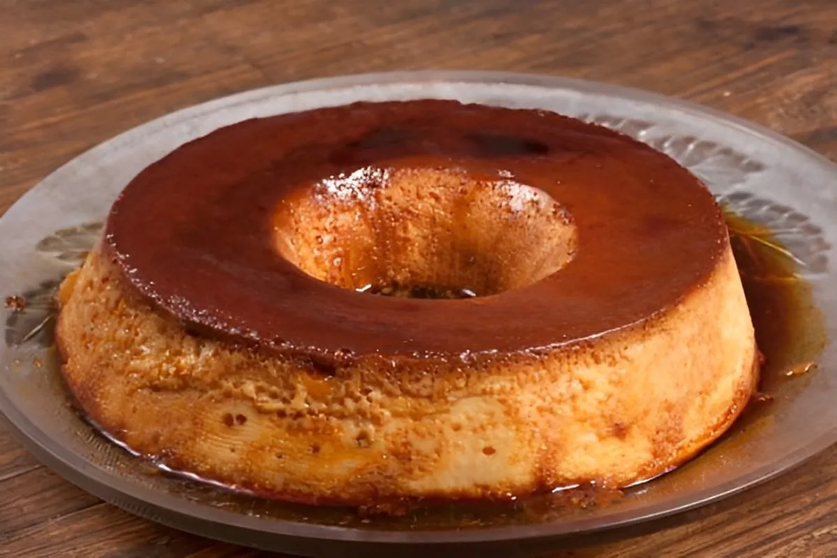 Pudim de banana cremoso e fácil de preparar uma sobremesa sa