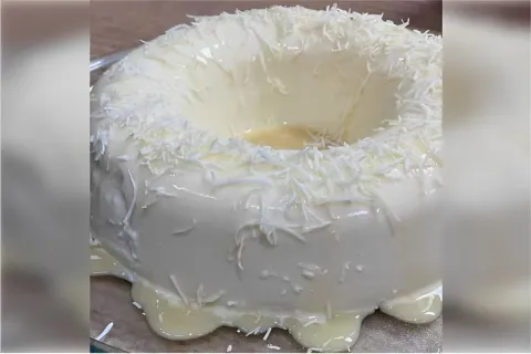 Pudim de coco de geladeira é só bater os ingredientes e leva
