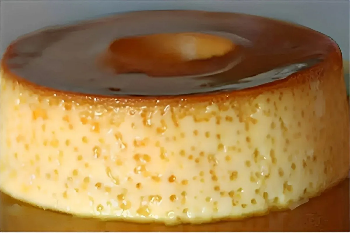 Pudim de geladeira fácil e rápido é só bater os ingredientes