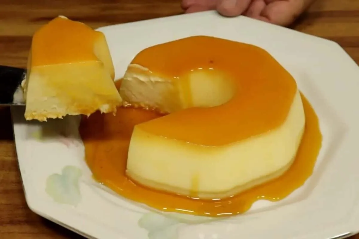 Pudim de leite condensado com coco super cremoso e fácil de