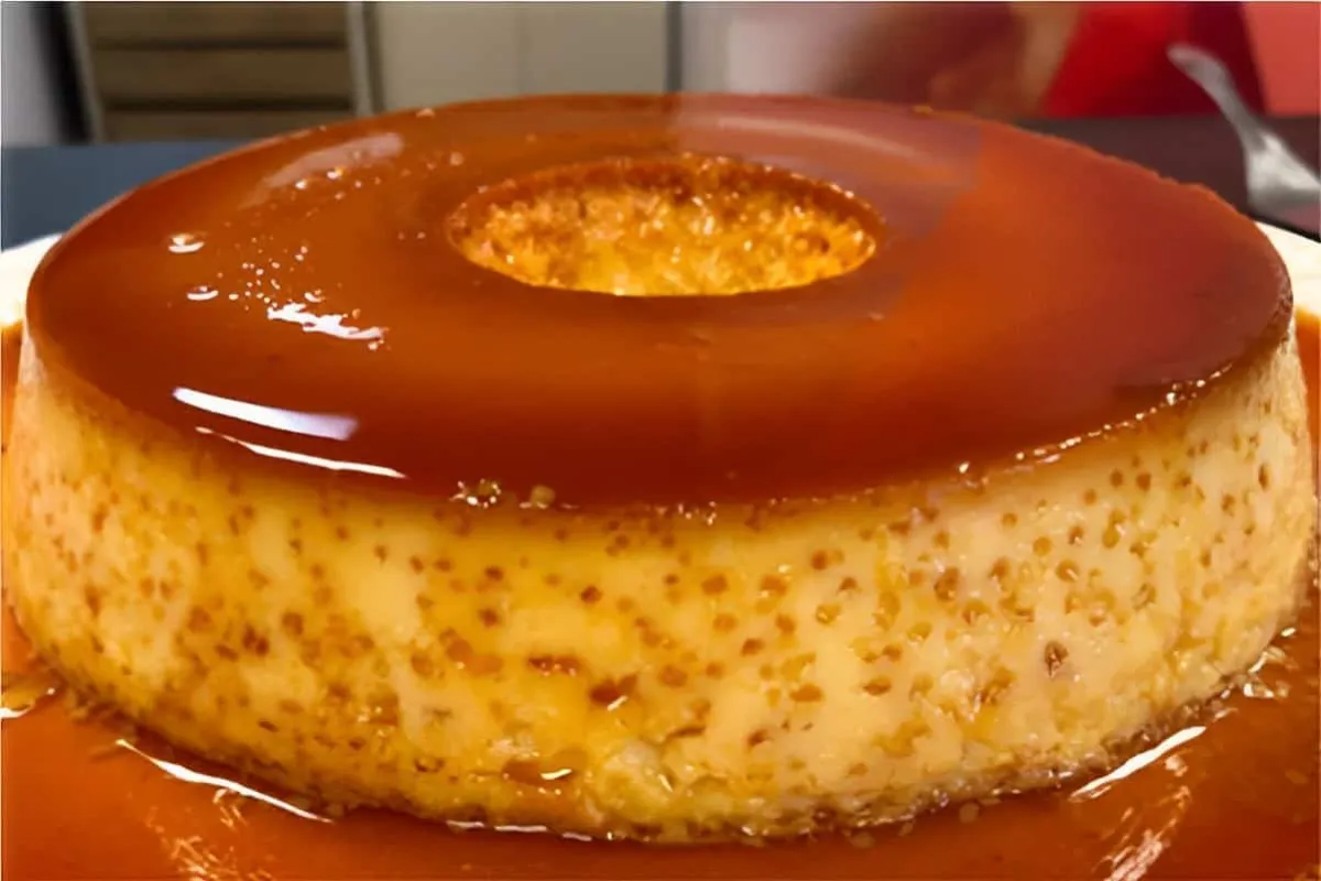 Pudim de leite condensado com furinhos uma sobremesa delicio