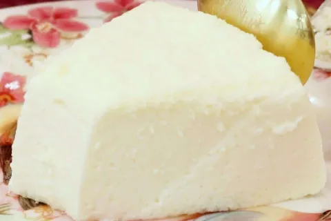 Pudim de leite ninho sem leite condensado que fica uma marav