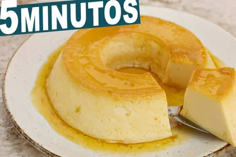 Pudim de leite tradicional cozido em 5 minutos na panela de 