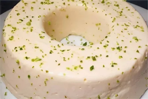 Pudim de limão de 10 minutos é só bater os ingredientes no l