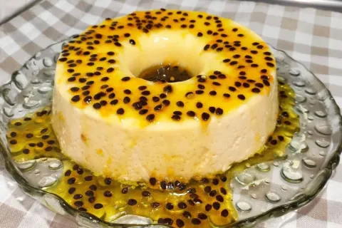 Pudim de maracujá cremoso que não vai ao fogo para refrescar