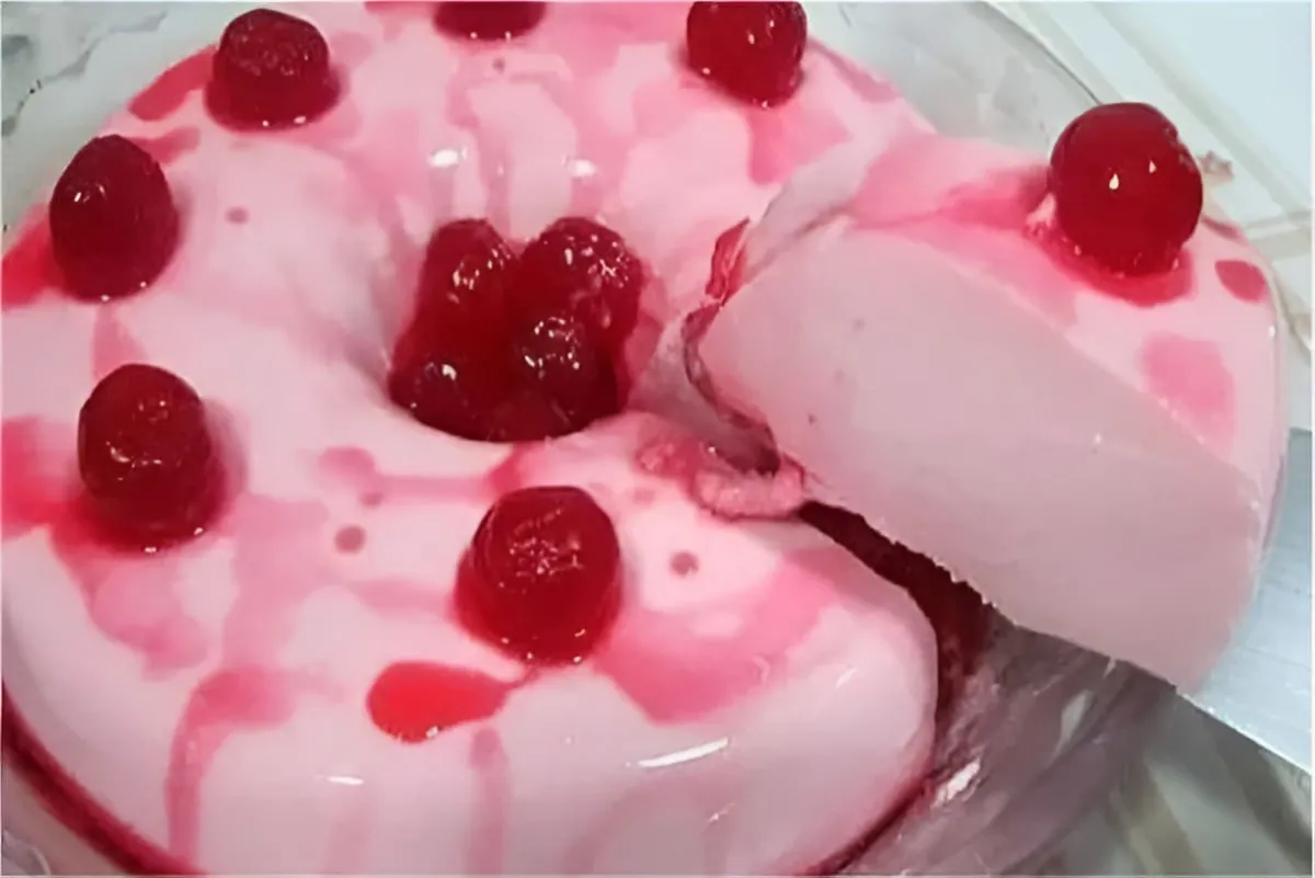 Pudim de morango sem ovos e sem forno feito no liquidificado