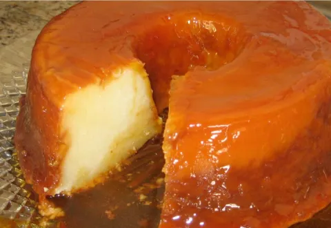 Pudim de padaria ou caçarola italiana tudo feito no liquidif