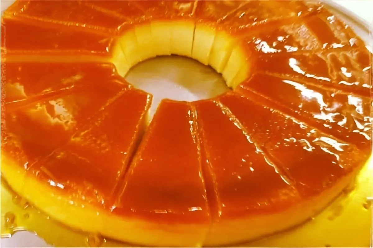 Pudim de padaria simples é só bater os ingredientes no liqui