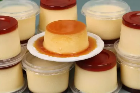 Pudim no pote de leite condensado cremoso e fácil para vende