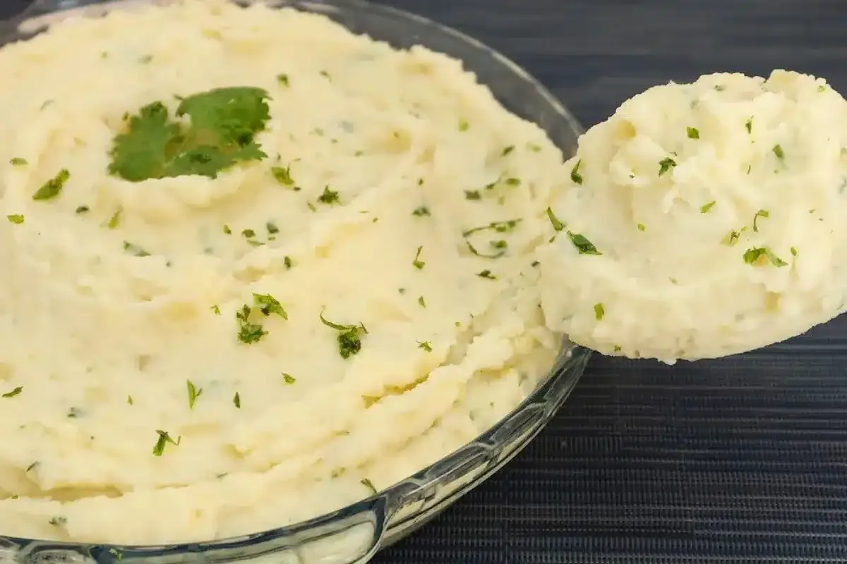 Purê de batata de restaurante: cremosidade e tempero no pont