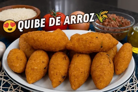 Quibe de arroz com recheio cremoso de carne e sabor irresist