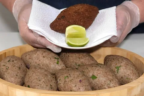 Quibe frito de lanchonete comi esse quibe minha infância tod