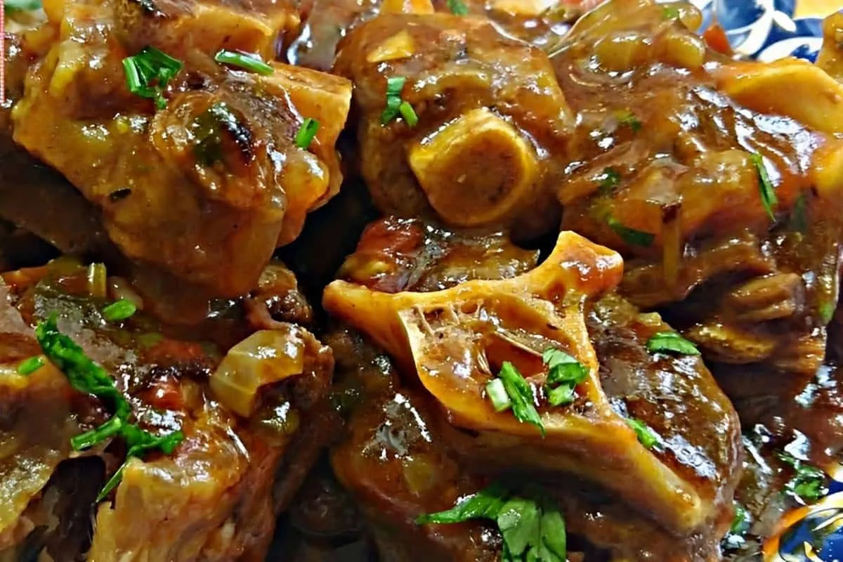 Rabada ao molho deliciosa a carne fica tão macia que desmanc