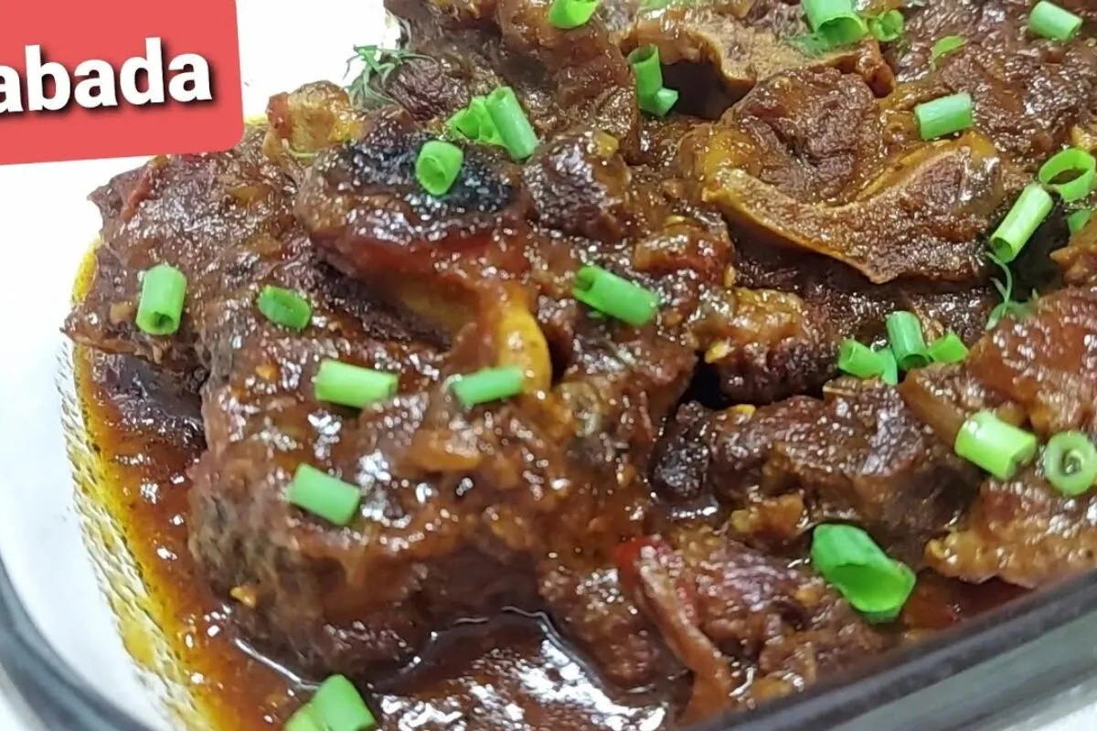 Rabada de boi ao molho bem encorpado e saboroso feita na pan