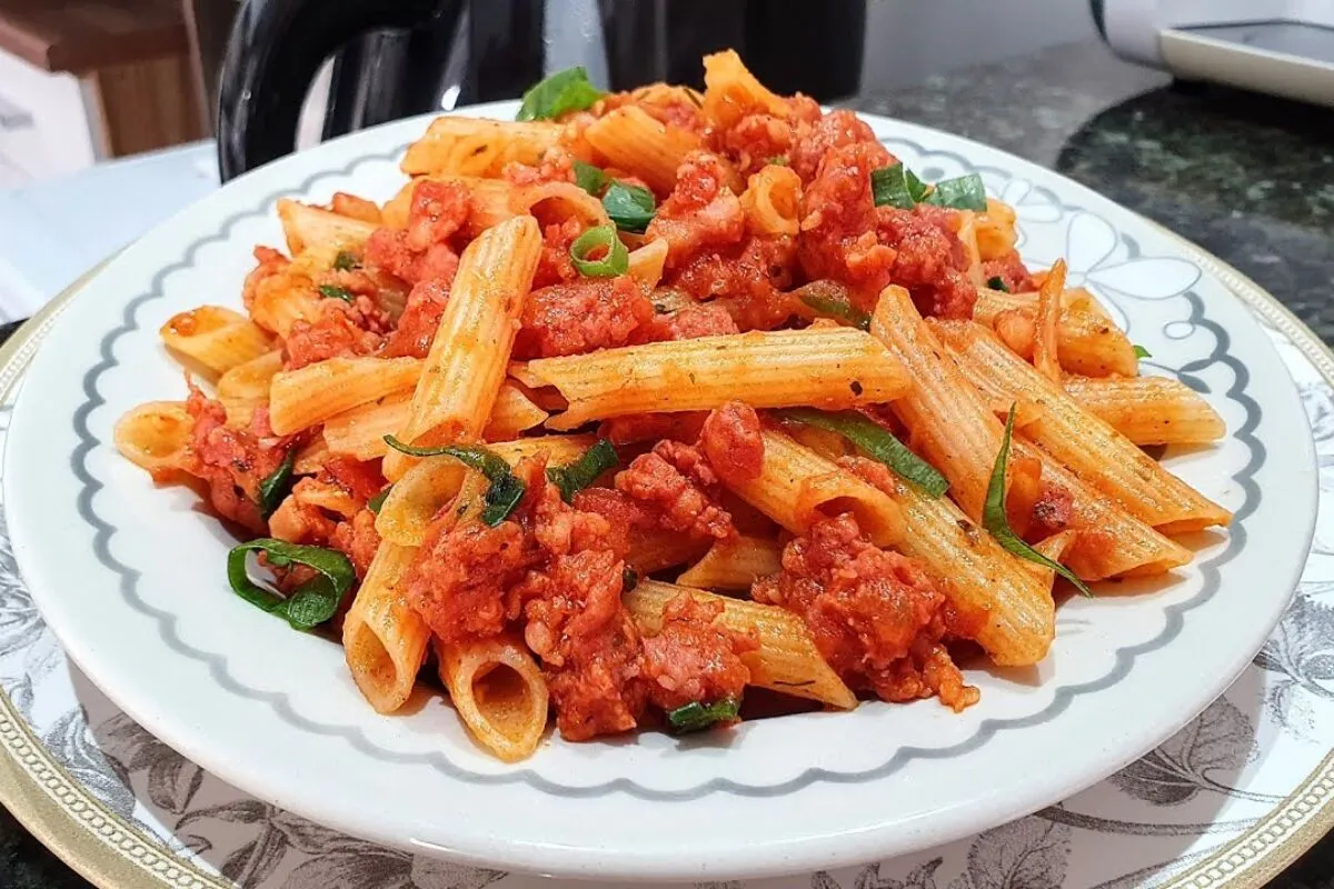 Ragu de linguiça toscana cheio de sabor para incrementar o a