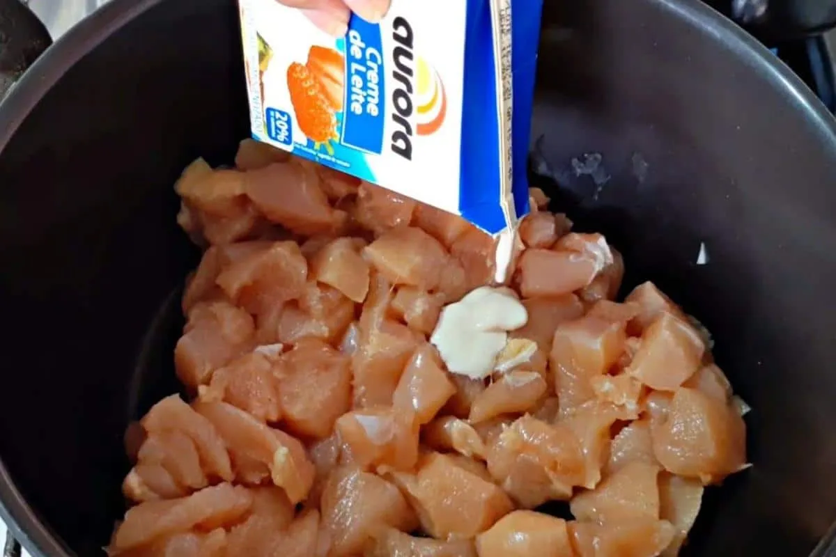 Receita com frango deliciosa que salva meu almoço quando est