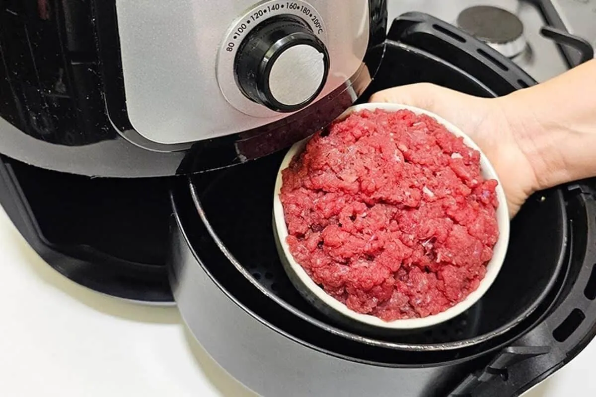 Receita de carne moída feita na airfryer, que fica pronta em