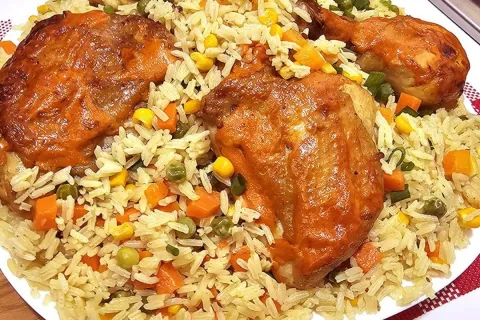 Receita de galinhada caseira com frango assado que fica uma 