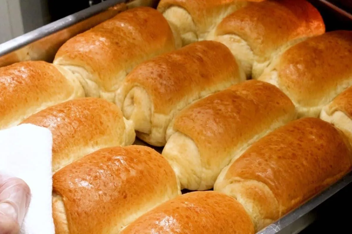 Receita de pão caseiro fofinho e econômico, perfeito para se