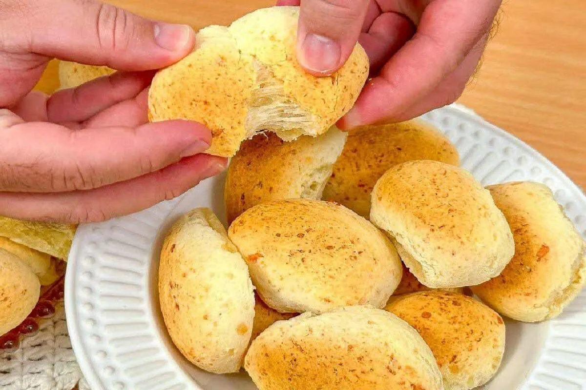 Receita de pãozinho de queijo que não precisa escaldar e nem