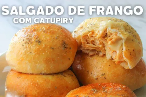 Receita de salgado de frango com catupiry com uma massa perf