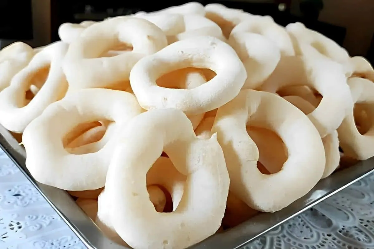 Receita para fazer 100 unidades de biscoito de polvilho assa
