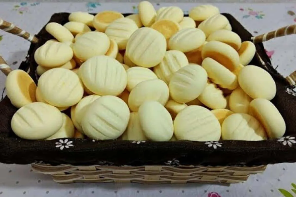 Receitinha fácil de bolachinha caseira para o café que desma