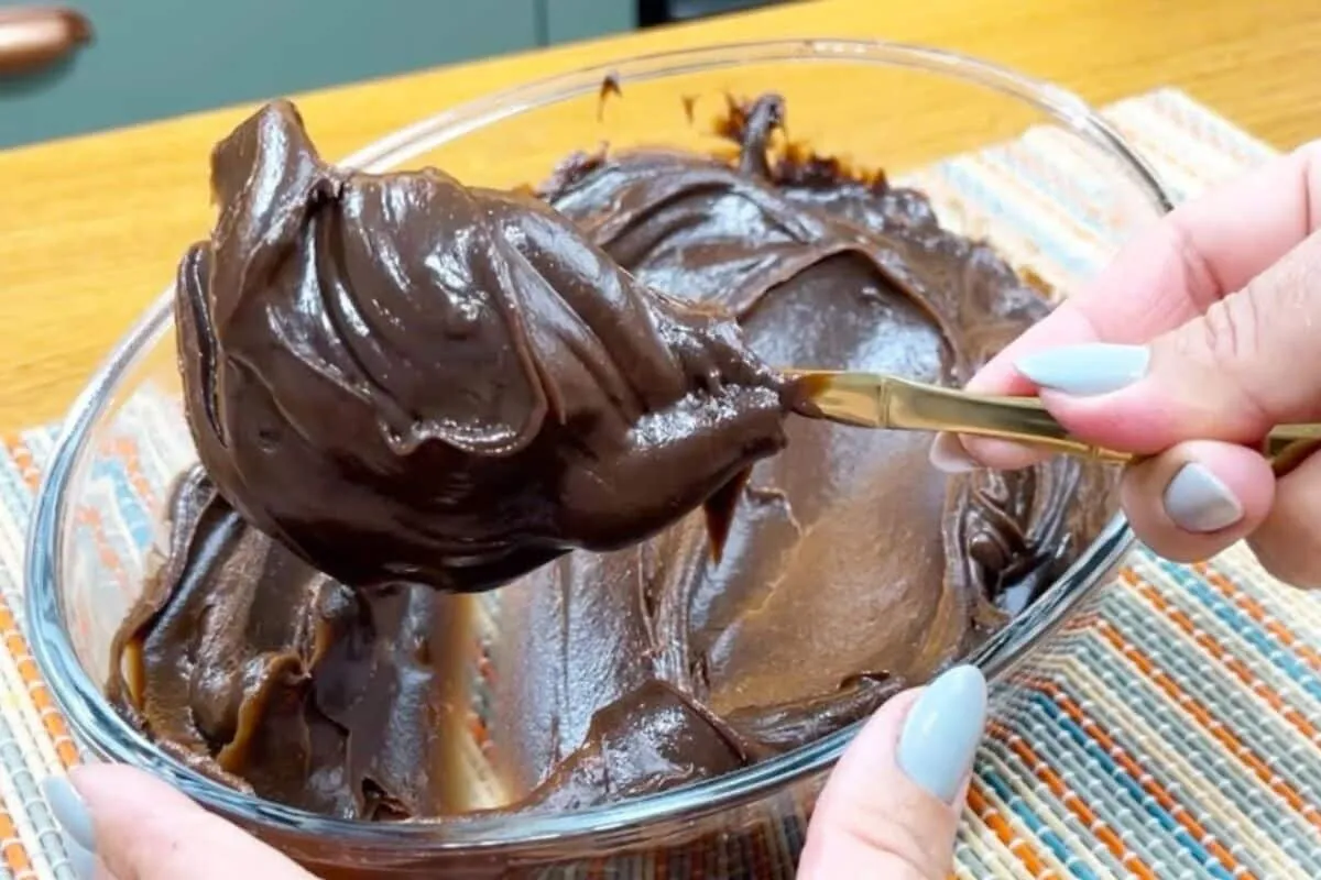 Recheio de brigadeiro: a base ideal e muito cremosa para rec