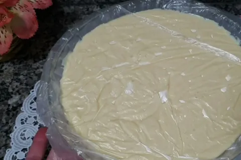 Recheio de brigadeiro branco cremoso e perfeito para usar em