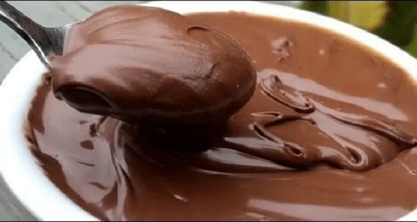 Recheio de Chocolate e Avelãs para Bolos