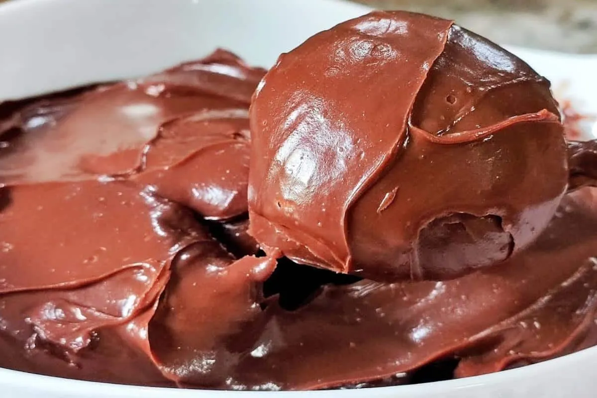 Recheio de chocolate perfeito que aprendi com minha tia conf