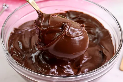 Recheio de chocolate trufado e super cremoso para qualquer t