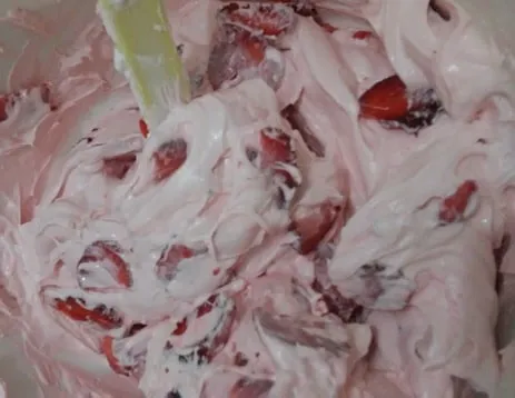 Recheio de Morango com Chantilly