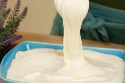 Recheio de mousse cremoso fácil de fazer que vai deixar seu 