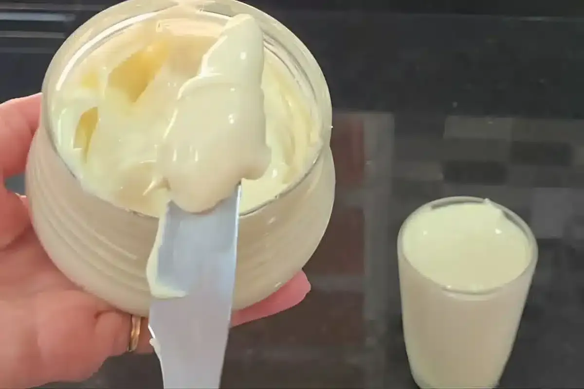 Requeijão caseiro cremoso: só precisa de 3 ingredientes e vo