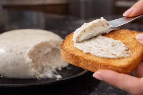 Requeijão de bacon cremoso e muito saboroso, o acompanhament