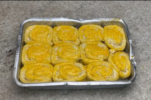 Rosca de fubá caseira, muito fofinha e cheirosa, que todo mu