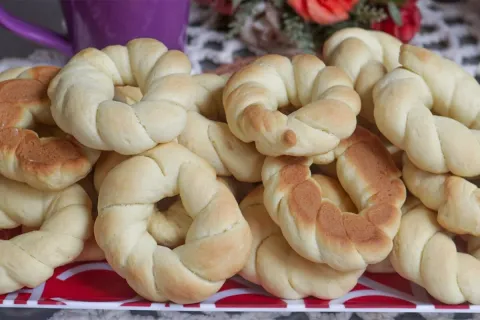 Rosquinha caseira: receita simples e econômica para fazer aq