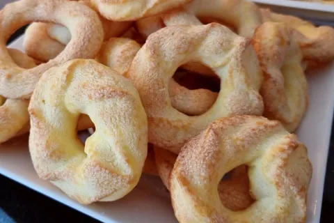 Rosquinha doce de polvilho da vovó: fica bem crocante e ótim
