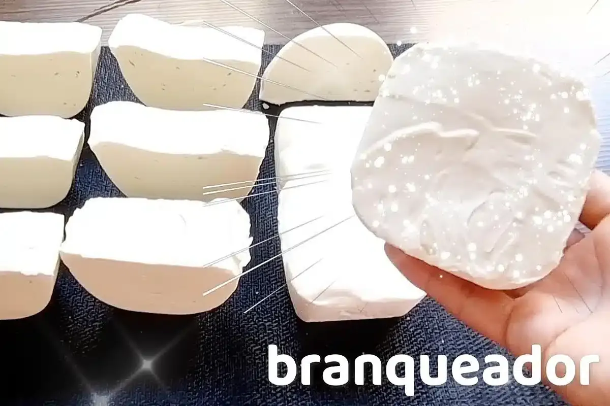 Sabão caseiro branqueador, um produto potente que limpa e de