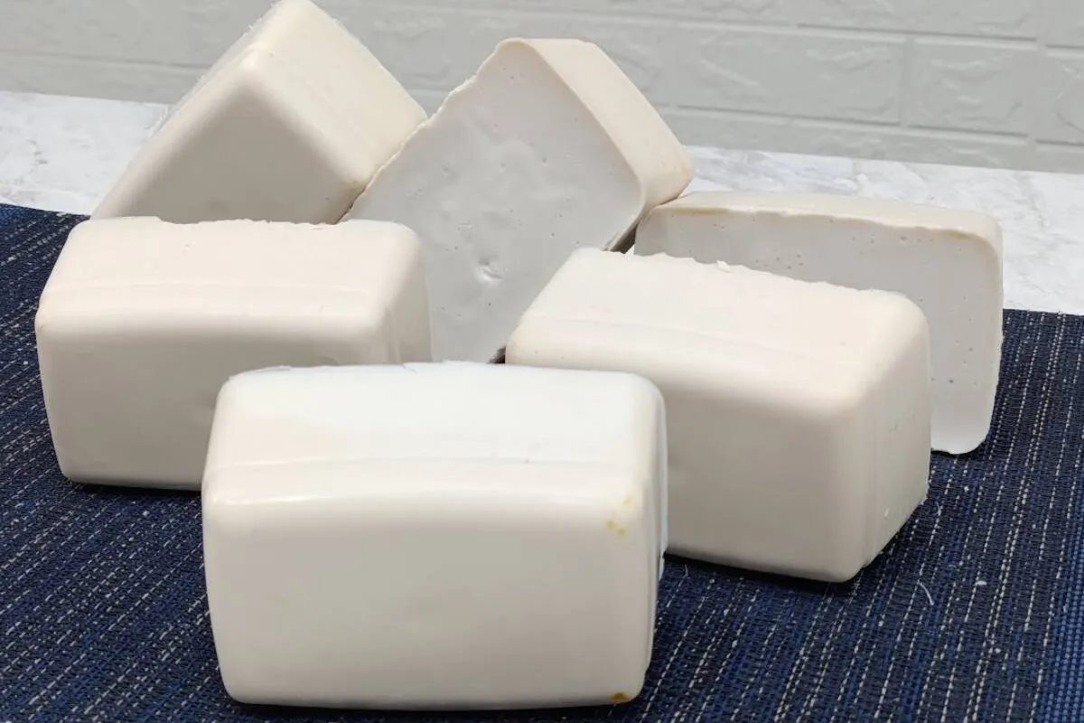 Sabão caseiro com 4 ingredientes e apenas 1 litro de óleo