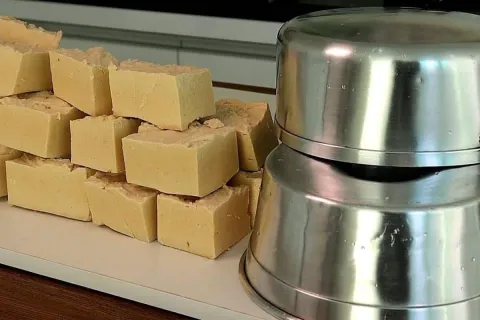 Sabão caseiro em barra com óleo usado, leva só 3 ingrediente