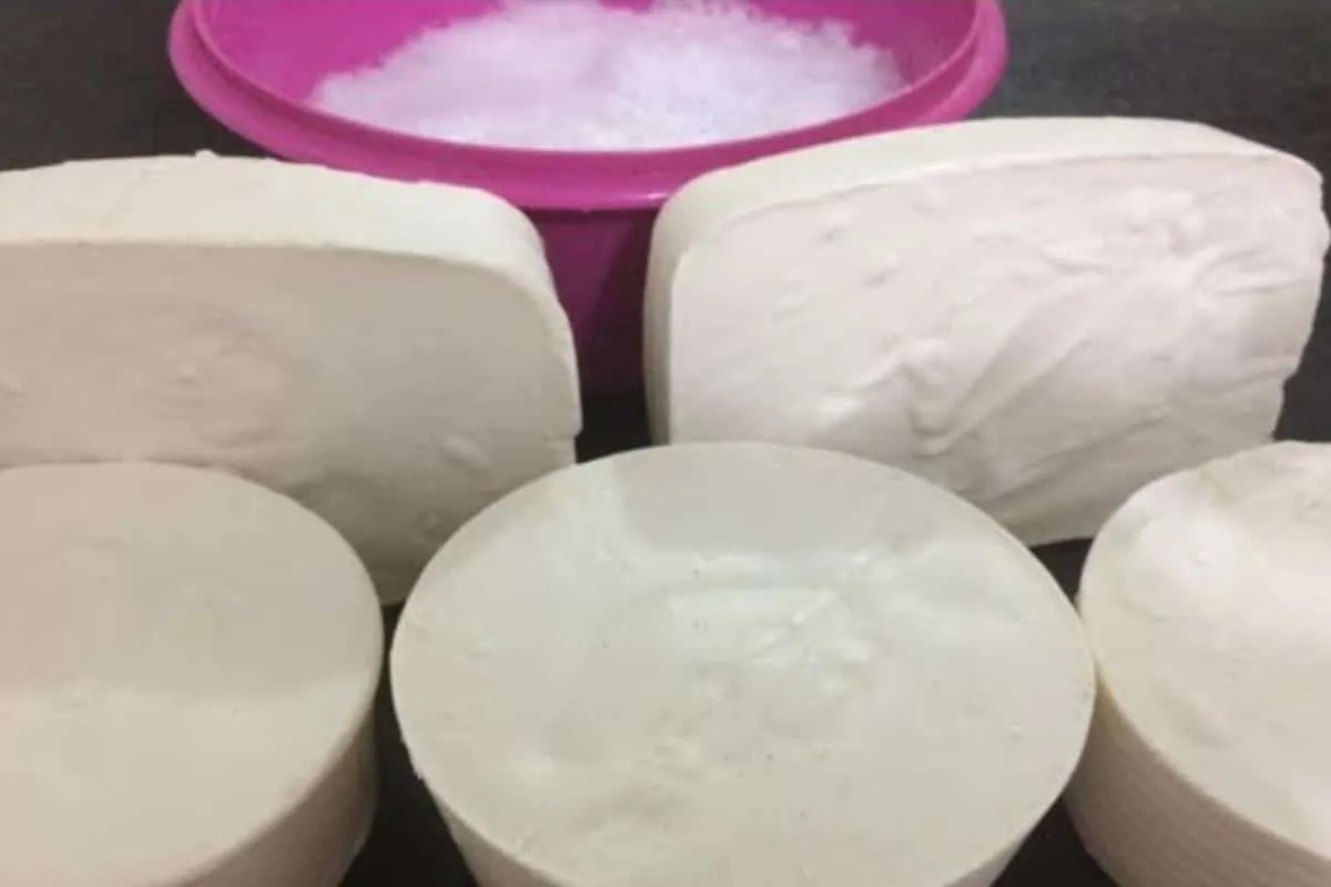 Sabão caseiro perfeito que espuma bastante com apenas 3 ingr