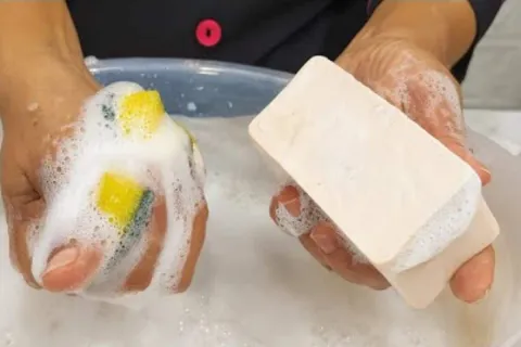 Sabão em barra caseiro, uma misturinha poderosa e econômica 