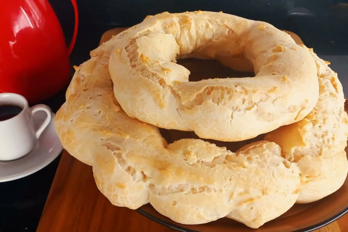 Sabe aquela rosca de polvilho de padaria aprenda a fazer na