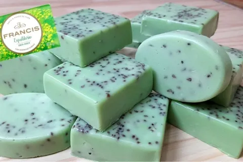 Sabonete caseiro de erva doce com espuma suave e cheirinho d